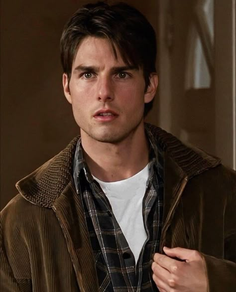 Young Tom Cruise, Tom Cruise Hot, Jerry Maguire, 80s Actors, Ethan Hunt, Mission Impossible, Charlie Chaplin, Katie Holmes, Hot Actors