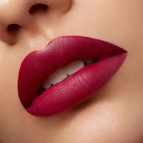 Fuller Lips Naturally, Hot Lipstick, Red Lipstick Makeup, Lipstick Tutorial, Lipstick Designs, Beautiful Lipstick, Sweet Lips, Lip Beauty, Lipstick Art