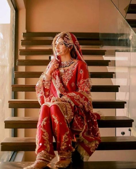 Ladies Frock Design, Bride Fashion Photography, Bridle Dress, Lux Fashion, Red Bridal Dress, Latest Bridal Dresses, Simple Gowns, Pakistani Fashion Casual, Desi Fashion Casual