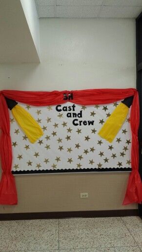 Main bulletin board by the office at SH Elementary. Each star has a faculty or staff member's name on it.  Plastic table cloths were used as the stage curtains. The yellow for the lights was done with tissue paper. #bulletinboard #moviethemebulletinboards #movietheme Golden Bulletin Board, Drama Bulletin Board, Red Carpet Bulletin Board Ideas, Campus Beautification, Spotlight Bulletin Board, Movie Classroom, Theater Classroom, World Bulletin Board, Employee Appreciation Board