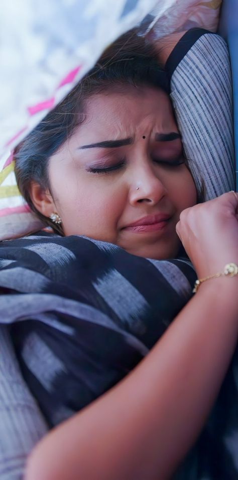 Boy Sleeping, Actors Illustration, Indian Boy, Anupama Parameswaran, Samantha Photos, Beauty Face Women, Love Couple Photo, Couple Photo, Actress Pics