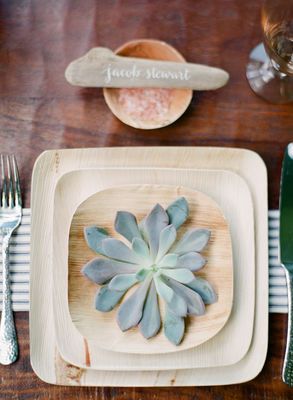 Bridal Wave, Eco Friendly Wedding Ideas, Woodstock Wedding, Wedding Dinnerware, Tropical Wedding Inspiration, Green Wedding Inspiration, Magic Day, Eco Wedding, Sustainable Wedding