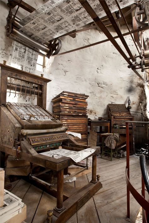 Old Printing Machine, Vintage Printing Press, Daniel Radcliffe Emma Watson, Francine Rivers, Press Printing, Newspaper Printing, Direct Mail, Printing Shop, Published Author