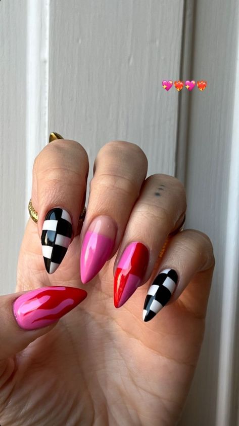 🔥🫧❤️‍🔥🫶🏻◽♟️ Velma Nails, Nail Art Emo, Eclectic Nails, Bold Nail Designs, Barbie Drawing, Witchy Nails, Punk Nails, Casual Nails, New Nails