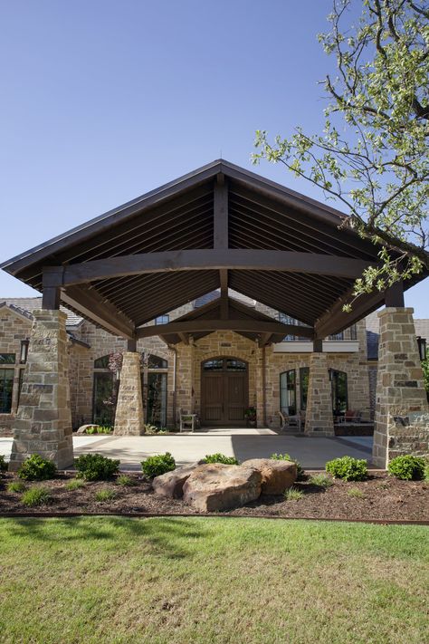 Stone Front Barndominium, Porte Cochere Design, Craftsman Porte Cochere, Stone Portico Front Entrances, Covered Driveway Entrance, Farmhouse Carport Ideas, Porte Cochere Driveway, Covered Driveway, Modern Shed Plans