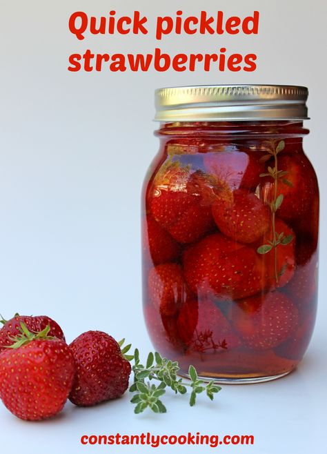 Pickled Strawberries Recipe, Pickled Strawberries, Freezing Mushrooms, Canning Jelly, Pickles Recipes, Strawberry Vinegar, Pickled Fruit, Pickled Foods, Pickle Recipes Homemade