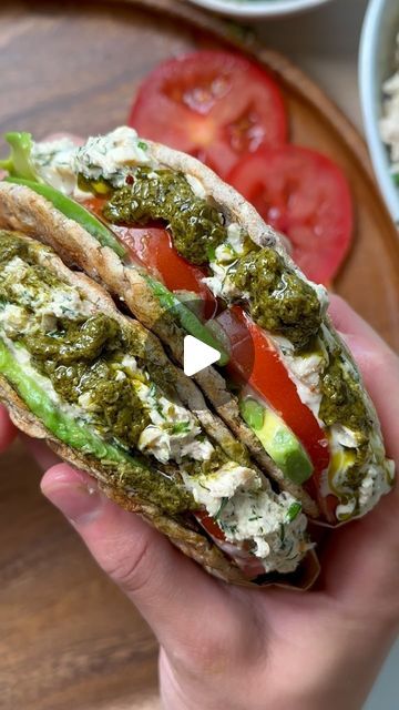 Tunacado Recipe, Fresh Sandwich Ideas, Tuna Cado Sandwich, Best Tuna Fish Sandwich Recipe, Simple Tuna Sandwich, Pesto Tuna Sandwich, Tuna Sandwich No Mayo, Tuna Ideas, Tunacado Sandwich