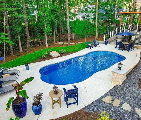 Pool Ideas Inground, Pool Ideas Backyard, Fiberglass Pool Installation, Pool Patio Designs, Pools Ideas, Inground Pool Ideas, Backyard Pool Ideas, Small Inground Pool, Kleiner Pool Design