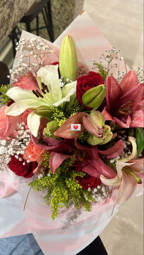 #flowers #flowerbouquet #roses #anniversary #cute #romantic Anniversary Flowers Bouquet, Flowers For Bouquet, Red Flowers Bouquet, Flower Bouquet Aesthetic, Red Bouquet, Boquette Flowers, A Bouquet Of Flowers, Flowers Bouquet Gift, Nothing But Flowers