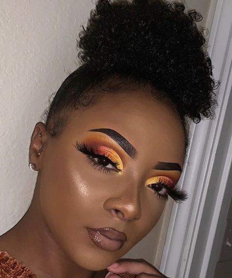 Carnival Looks Makeup, Carnival Makeup Looks, Carnaval Makeup, Birthday Makeup Looks, Yellow Makeup, Carnival Makeup, Eye Makeup Looks, Small Lips, Makeup For Black Skin