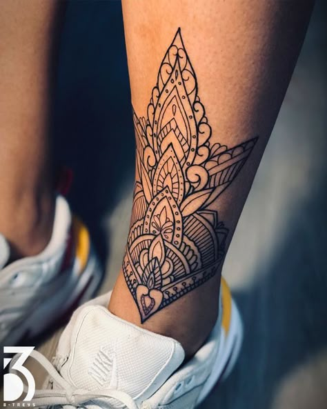 Mandala Lines, Mandala Tattoo Leg, Maori Tattoo Frau, Lower Leg Tattoos, Shin Tattoo, Simple Tattoos For Guys, Hip Tattoos Women, Leg Tattoos Women, Leg Sleeve Tattoo