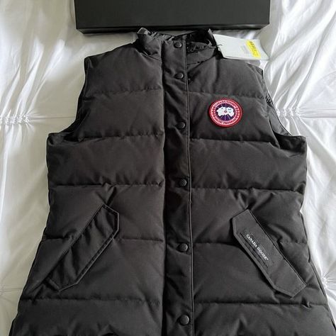 Canada Goose Brand New W Tags Womens L Large Freestyle Black Down Jacket Vest Canada Goose Vest, Canada Goose Gilet, Canada Goose Women, Canada Goose Mens, Black Puffer Vest, Black Down, Black Vest, Down Vest, Men's Coats And Jackets