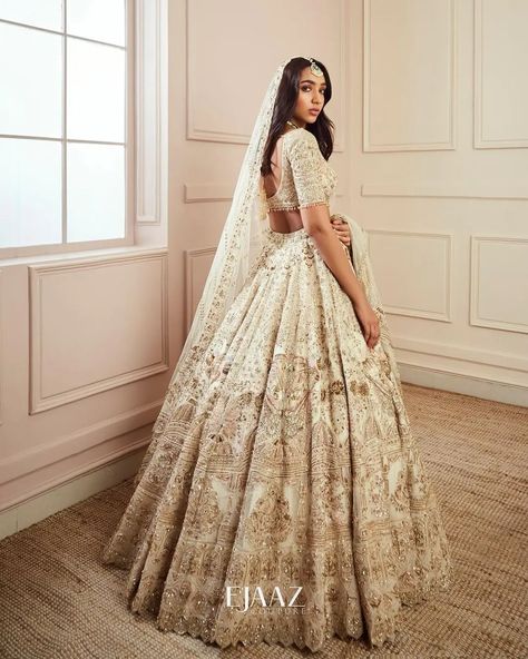 Top 50+ Wedding Dresses For Girls- WeddingWire Indian Wedding Dresses For Women, Engagement Dress For Girl, Sikh Wedding Dress, Indian Wedding Reception Outfits, Trending Wedding Dresses, Pastel Lehenga, Wedding Dresses Designer, Wedding Fits, Indian Wedding Dresses