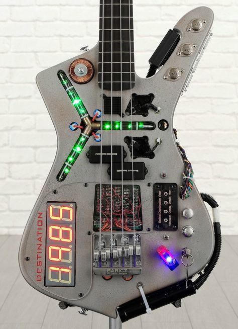 Geek Furniture, Sick Guitars, Electric Guitar Design, Guitar Ideas, Guitar Kids, Guitar Obsession, Unique Guitars, New Retro Wave, Cool Electric Guitars