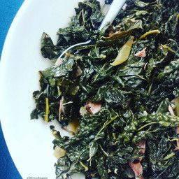 Crock-Pot Kale Greens with Smoked Turkey Greens With Smoked Turkey, Kale Greens, How To Cook Greens, How To Cook Kale, Smoked Turkey Recipes, Crockpot Turkey, Turkey Recipes Thanksgiving, Kale Recipes, Easy Slow Cooker Recipes