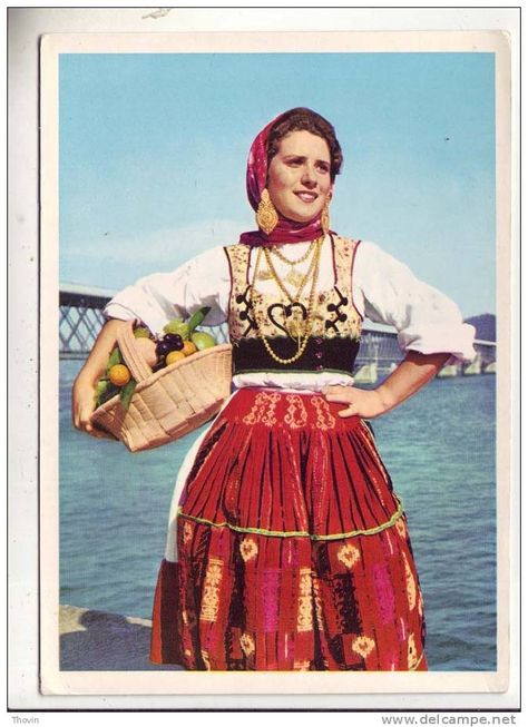 Vintage photograph of the Traje Domingar or Traje do Campo Bulgarian Clothing, Woman Singing, Portuguese Culture, National Dress, Folk Dresses, Stage Costume, European History, Folk Costume, My Heritage