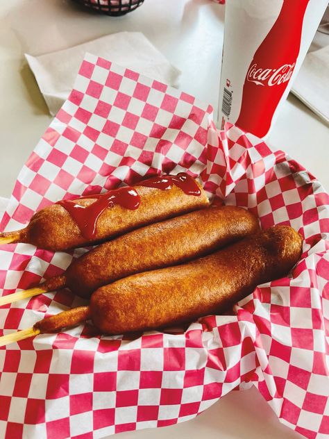 Pronto Pup, Hot Dog On A Stick, Deep Fried Bananas, Frankfort Michigan, Corndog Recipe, Food Delivery Business, Beach Shacks, Slider Sandwiches, Bumper Cars