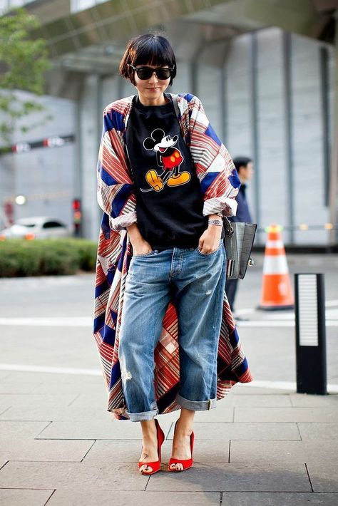 Kimono Outfit, Walking Down The Street, Mode Jeans, Mode Casual, Looks Street Style, Fashion Blogger Style, Ținută Casual, Elegantes Outfit, Blogger Style