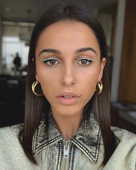 White Eye Makeup, Summer Makeup Trends, Festival Make Up, Mascara Primer, Summer Makeup Looks, Naomi Scott, White Eyeliner, Make Up Looks, White Eyes