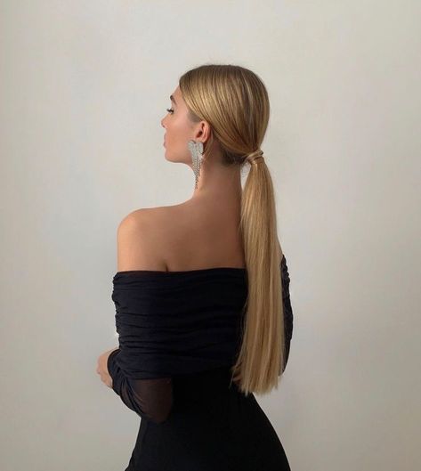 Sleek Back Hair, Bridesmaid Hair Inspo, Wavy Ponytail, Sleek Hairstyles, Formal Hairstyles, Ponytail Hairstyles, Perfect Hair, Hair Styling, Bridesmaid Hair