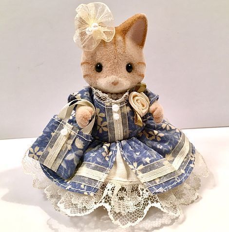 Ear Decoration, Dress And Accessories, Critters 3, Calico Critters Families, Mother Dress, Calico Critters, Doll Dresses, Sylvanian Families, Cute Toys