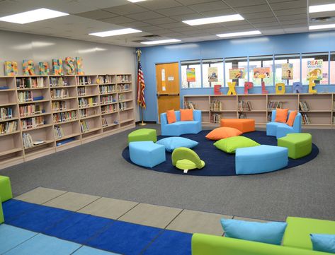 Modern School Library Design, Childrens Library Design, School Library Design Interior, Kids Library Design, Small School Library, Toddler Room Inspiration, Daycare Room Design, Rocking Bed, Bed Montessori