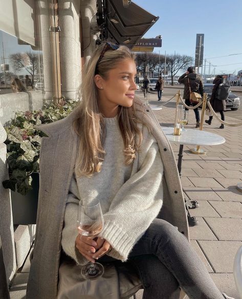 (99+) Cashmere&Pearls Lifestyle on Tumblr Clothes Combination, Holy Girl, Skandinavian Fashion, Stockholm Style, Stockholm Fashion, Mode Inspo, Autumn Outfit, Outfit Inspo Fall, Look At You