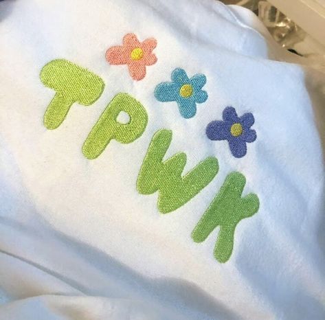 Kindness Sweatshirt, Preppy Pictures, Sweater Handmade, Flower Charm Necklace, Treat People With Kindness, Treat People, Design Clothes, Embroidered Sweatshirt, Rainbow Flowers