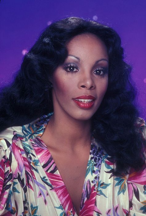 Donna Summer 70s Black Women, Disco Makeup, Divas Pop, 70s Makeup, Musica Disco, Donna Summer, Vintage Black Glamour, Disco Music, Black Hollywood