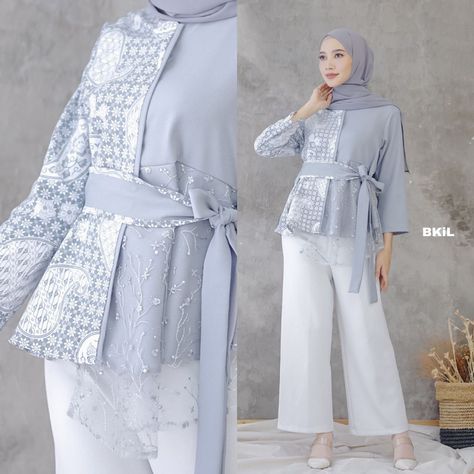 - resleting belakang - bahan katun mix mosscrep Ada size : M98 L102 XL116 Tunik Batik Kombinasi, Batik Kombinasi, Batik Blouse, Model Gamis, Dress Gamis, Batik Design, Batik Fashion, Women Office, Muslimah Fashion Outfits