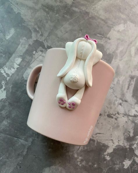 Fimo Mug Ideas, Polymer Clay Mug Ideas, Polymer Clay Mug, Fimo Art, Fondant Flower Tutorial, Bunny Mug, Clay Mug, Idea Birthday, Rabbit Decor