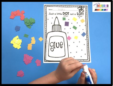 It is the third day of kindergarten! What do I teach? FREE UNIT — Keeping My Kiddo Busy Just A Dot Not A Lot Printable Free, First Week Of Kindergarten, Kindergarten First Week, Welcome To Kindergarten, Environmental Print, Kindergarten Prep, Start School, School Lesson Plans, Will S