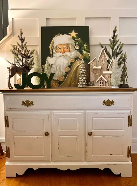 Bedroom Dresser Christmas Decor, Dresser Christmas Decor, Christmas Sideboard Decor, Dresser Decorations, French Country Cottage Christmas, Country Cottage Farmhouse, Kitchen Vignettes, Christmas Buffet, Sideboard Decor