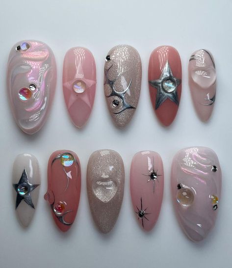 elle (@innerbloom.nails) | Instagram profile Trendy Manicure, Perfect Manicure, Acrylic Press On Nails, Grunge Nails, Pretty Gel Nails, Gel Designs, Cat Eye Nails, Star Nails, Luxury Nails