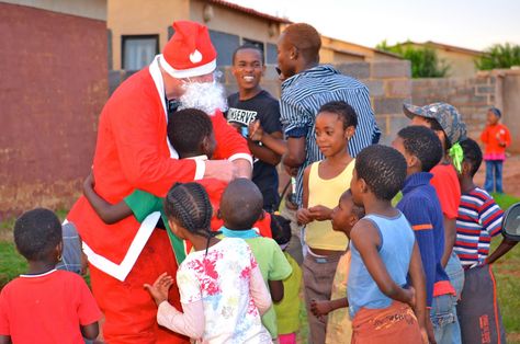 Father Christmas in South Africa Christmas In South Africa, South Africa Vacation, Africa Vacation, African Christmas, Travel Africa, Christmas Around The World, Christmas Carols, Special Clothes, Celebrating Christmas