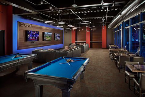 Bar Lounge With Pool Table, Sport Lounge Design, Pool Hall Ideas Interior Design, Gaming Lounge Design, Fun Golf Games, Pool Hall Ideas, Billiards Room Decor, Sport Bar Design, Cafe Bar Interior