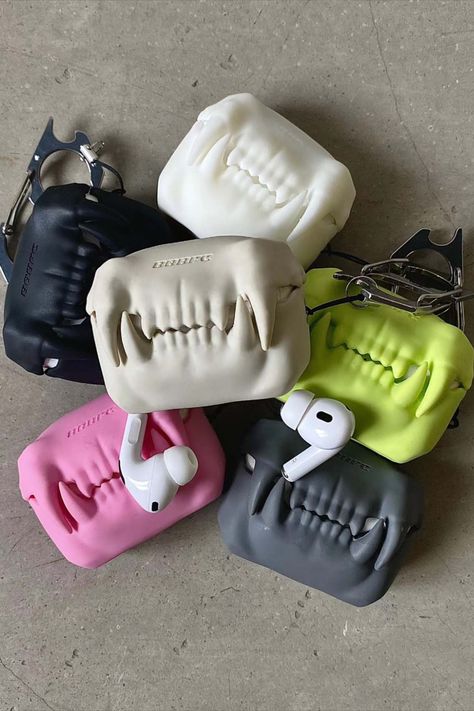 Airpods Case Aesthetic, Aesthetic Phone Case Ideas, Drukarka 3d, Tiger Tooth, Keychain Black, Accessoires Iphone, Airpods Pro Case, Pretty Iphone Cases, 3d Shape