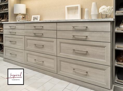 Dresser drawers inside your closet? Yes, please! Visit our website to schedule your FREE Design Consultation today! 💕 - vermont homestead - vermont home decor - vermont home interiors - vermont home plans - vermont home decor interior design - vermont home design - vermont homes - Burlington Vermont -stowe Vermont - Vermont style - Vermont ski house - vermont ski condo - Vermont ski chalet -  dresser makeover - dresser organization - closet ideas - closet organization ideas - #vermont Built In Chest Of Drawers Bedroom, Bedroom Dresser Organization, Room Dresser, Bathroom Closet Organization, Custom Closet Design, Dresser In Closet, Built In Dresser, Boutique Closet, Walking Closet