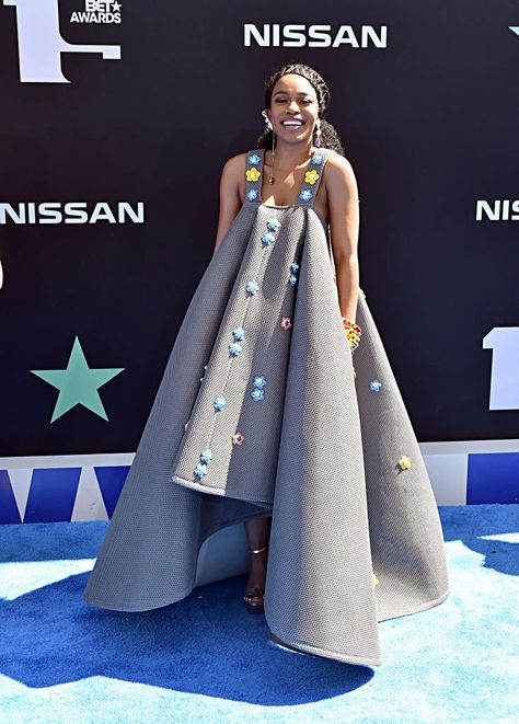 Nomzamo Mbatha Dresses, Nomzamo Mbatha, Xhosa Attire, South African Traditional Dresses, Fancy Gown, African Traditional Wear, Maxi Design, Gown Blue, Fancy Frocks