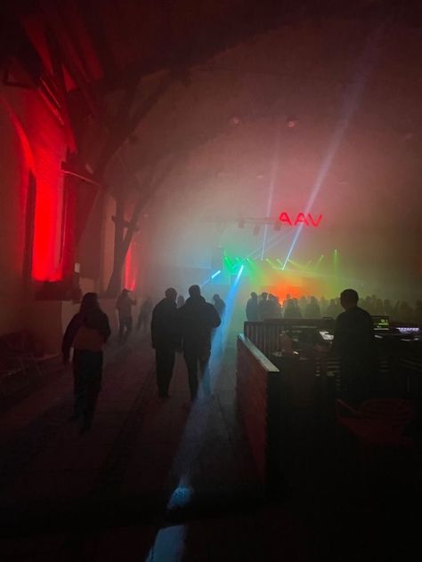 Underground Rave Aesthetic, After Hours Aesthetic, City Aesthetic Night, Nyc Life Aesthetic, Finally Weekend, Drunk Party, Rave Aesthetic, Underground Club, London Vibes