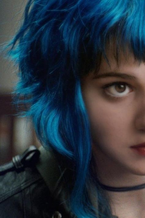 Ramona Flower (Mary Elizabeth Winstead) in Scott Pilgrim (2010) Sims 4 Ramona Flowers Hair, Blue Bob, Manic Pixie Dream Girl, Ramona Flowers, Scott Pilgrim Vs. The World, Mary Elizabeth Winstead, Bob With Bangs, Mary Elizabeth, Scott Pilgrim