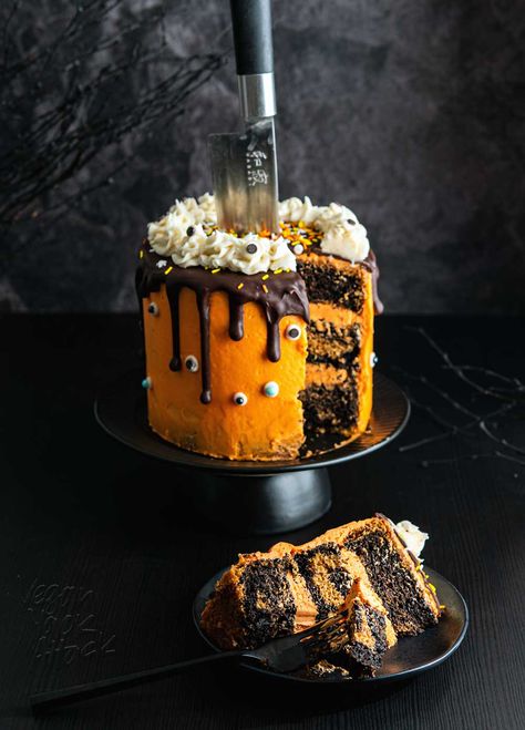 Pumpkin Chocolate Cake, Chocolate Cake Vegan, Marbled Cake, Chocolate Marble Cake, Vegan Frosting, Vegan Halloween, Orange Frosting, Buckwheat Pancakes, Cake Vegan