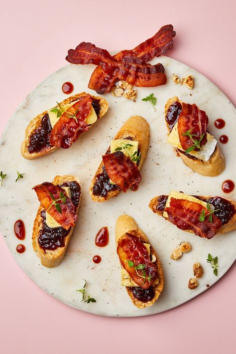 Looking for more canapes recipes? This bacon bruschetta recipe is the perfect easy Christmas party food idea. The bacon crostini is the perfect foodie Christmas canapé idea, being super tasty and quick to make. If you want new crostini toppings ideas or British bacon recipes, make sure to give these mini bacon open sandwiches a go. #partyfood #canape #canapé #christmaspartyfood #christmasfood #bruschetta #crostini #bacon #britishbacon #opensandwich Bacon Bruschetta, Bacon Crostini, Bruschetta Crostini, Easy Christmas Party Food, Christmas Canapés, British Bacon, Bruschetta Bread, Bruschetta Recipes, Crostini Toppings