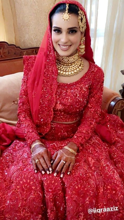 Latest Bridal Dresses: Which One Is Right For You? Most Fabulous & Gorgeous Bridal Wedding Dresses Pakistani Bridal Makeup Red, Baraat Dress, Pakistani Bridal Makeup, Casual Attire For Women, Pakistani Actors, Red Wedding Dress, Iqra Aziz, Latest Bridal Dresses, Pakistani Wedding Dress