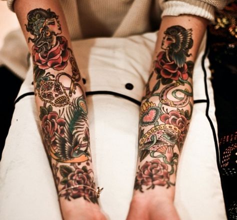 People With Tattoos, New School Tattoos, Tato Tradisional, Tattoo Old School, Traditional Tattoo Sleeve, Traditional Tattoo Design, American Traditional Tattoo, Tattoo Sleeve Designs, Half Sleeve Tattoo