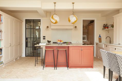 open plan living kitchen Peach Kitchen Cabinets, Peach Cabinets, Ideal Home Magazine, Peach Kitchen, Shaker Style Kitchens, Kitchen Colour Schemes, Living Kitchen, Best Kitchen Designs, Shaker Kitchen