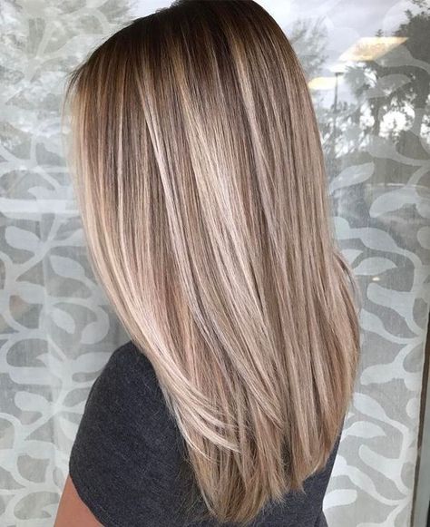 Balayage Straight, Balayage Straight Hair, Hair Color Blonde Highlights, Straight Hair Cuts, Kadeřnické Trendy, Balayage Blonde, Vlasové Trendy, Hair Color Highlights, Ombre Hair Color