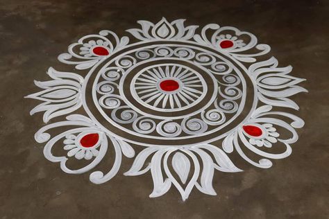 Pooja Rangoli Designs, Laxmi Puja Alpona, Lakshmi Pooja Rangoli, Entrance Rangoli, Short Rangoli, Alpana Designs, God Frame, Aipan Art, White Rangoli