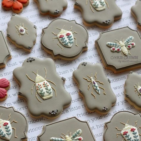 Bug Cookies, Sugar Cookie Designs, Cute Baking, Pretty Cookies, Fancy Cookies, Cookie Inspiration, Inspired By, Animal Cookies, Cookie Crumbs