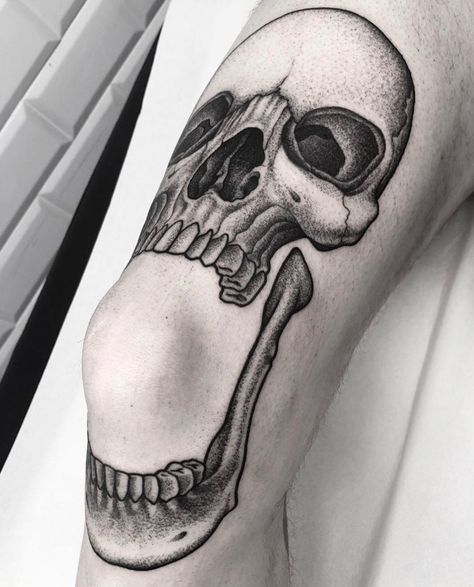 Incredible skull tattoo with the jaw around the knee, done by @fran.ondo | www.otziapp.com Knee Jaw Tattoo, Skull Tattoo On Knee, Skull Jaw Tattoo, Skull On Knee Tattoo, Knee Skull Tattoo, Skull No Jaw, Tattoo On The Knee, Jaw Knee Tattoo, Skull Knee Tattoo